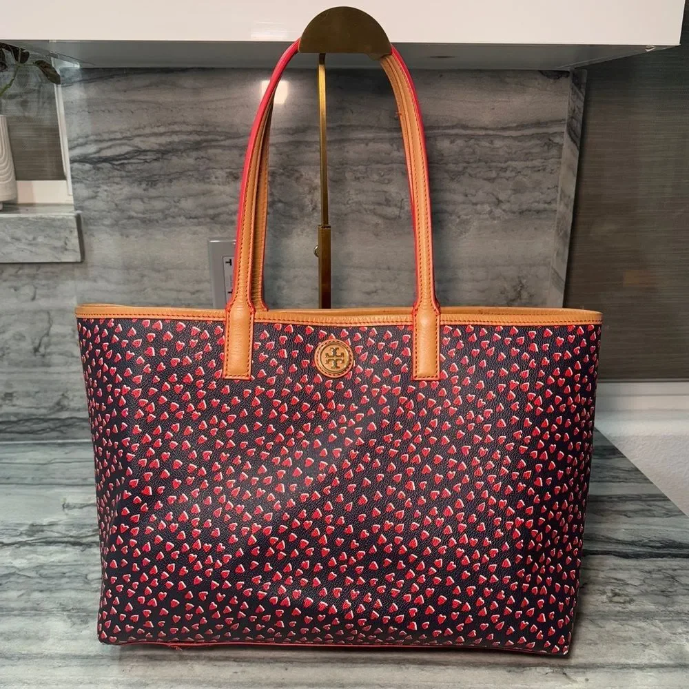 Tory Burch Kerrington Hearts Amore‎ Tote